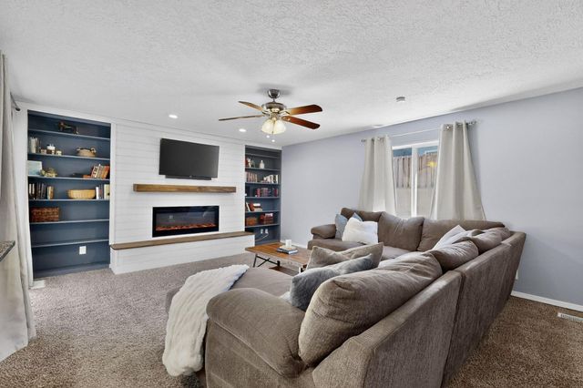 1914 Father Sky Street NE, Albuquerque, NM 87112