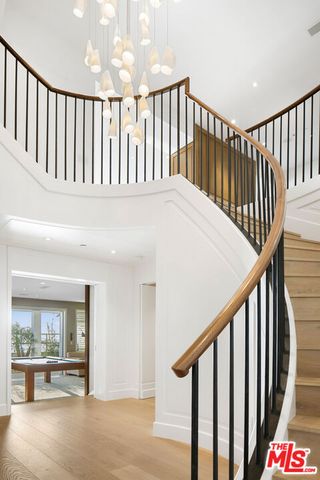 1347 Palisades Beach Road, Santa Monica, CA 90401
