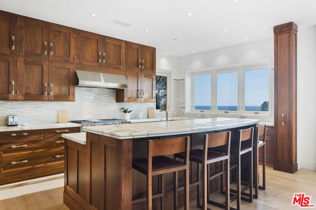 1347 Palisades Beach Road, Santa Monica, CA 90401
