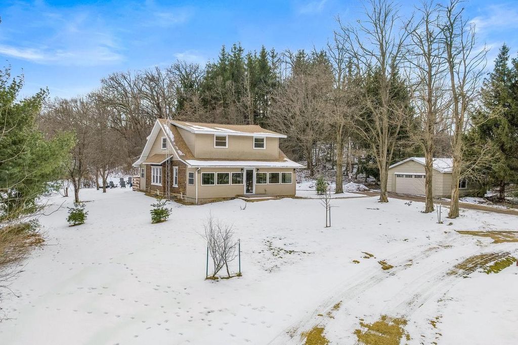 E10013 County Road P, Wisconsin Dells, WI 53965