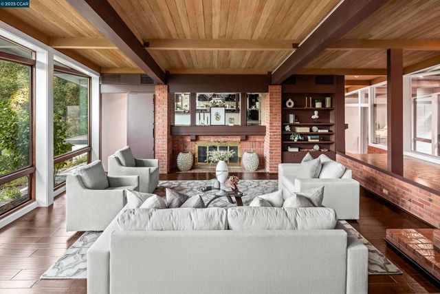 8 Oak Arbor Rd, Orinda, CA 94563