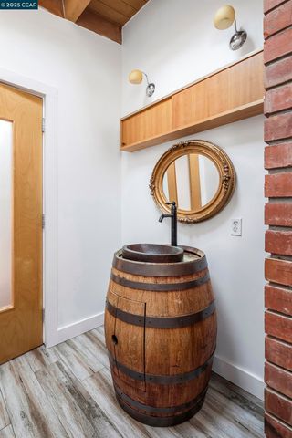 8 Oak Arbor Rd, Orinda, CA 94563