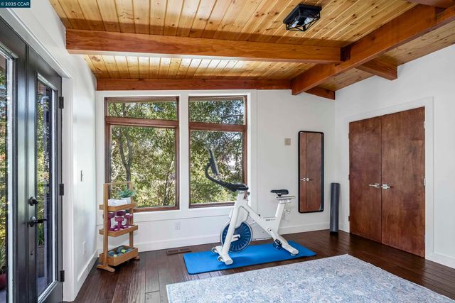 8 Oak Arbor Rd, Orinda, CA 94563