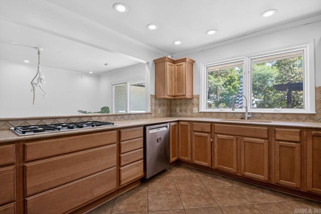 16325 Pride Valley Rd, Little Rock, AR 72223