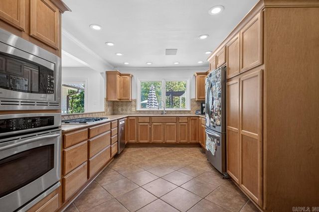 16325 Pride Valley Rd, Little Rock, AR 72223