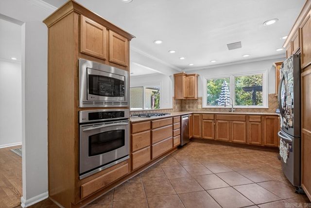 16325 Pride Valley Rd, Little Rock, AR 72223