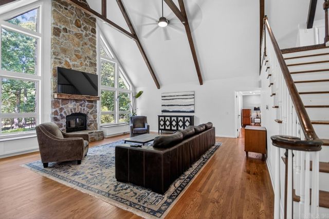 16325 Pride Valley Rd, Little Rock, AR 72223