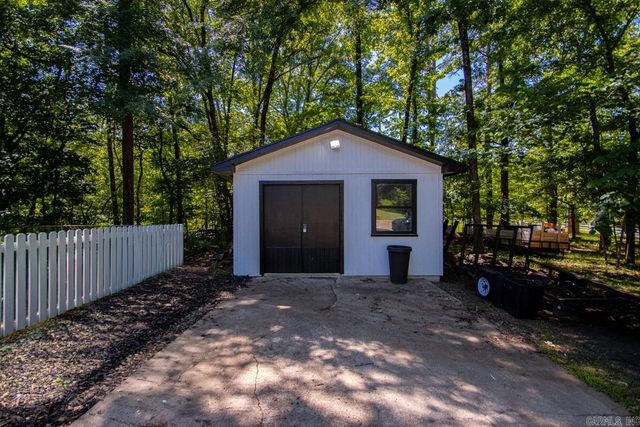 16325 Pride Valley Rd, Little Rock, AR 72223