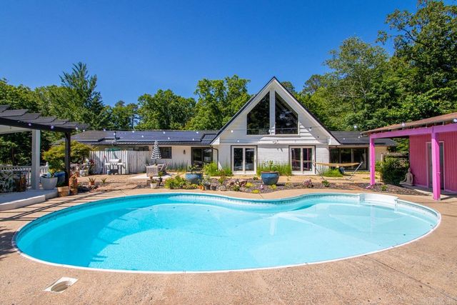 16325 Pride Valley Rd, Little Rock, AR 72223