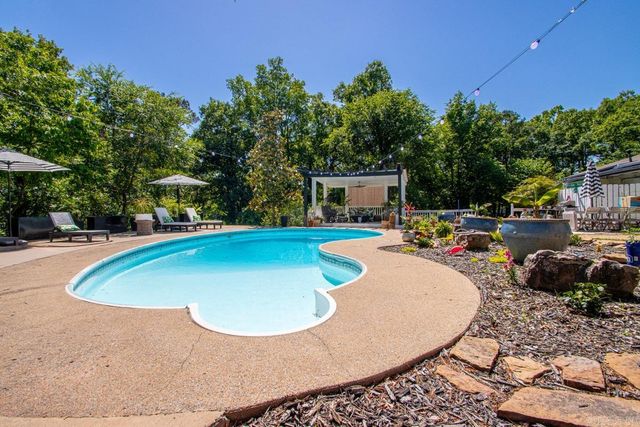 16325 Pride Valley Rd, Little Rock, AR 72223