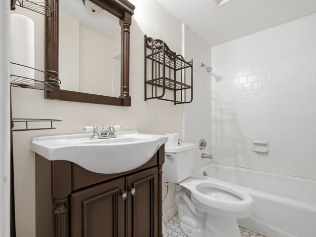 180 Davis Road, Combine, TX 75159
