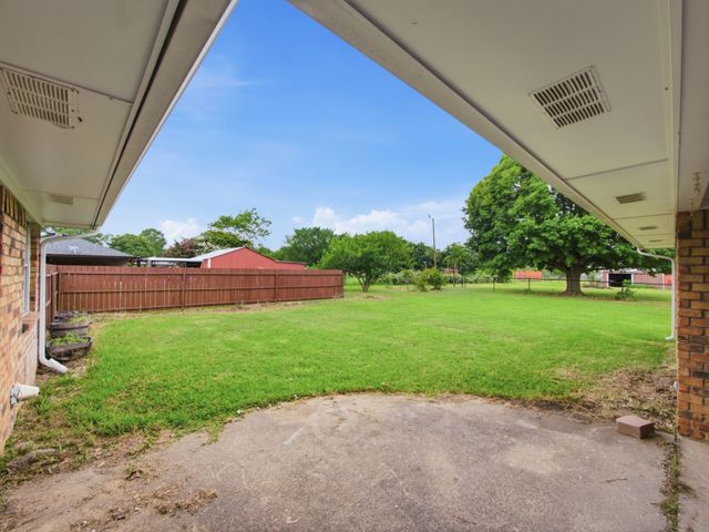 180 Davis Road, Combine, TX 75159