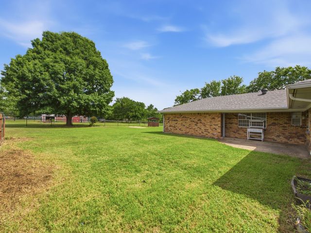 180 Davis Road, Combine, TX 75159