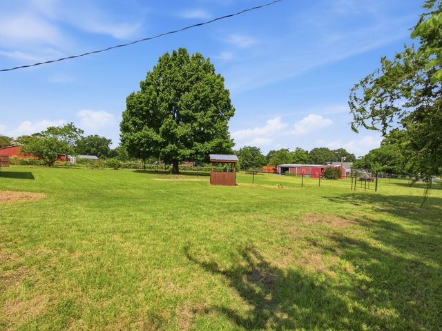 180 Davis Road, Combine, TX 75159