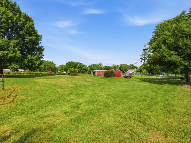 180 Davis Road, Combine, TX 75159