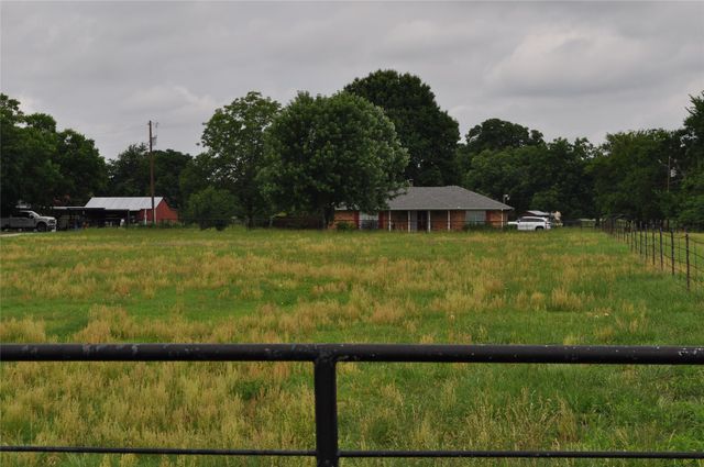 180 Davis Road, Combine, TX 75159