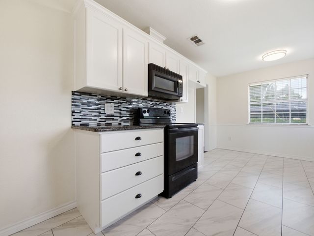 180 Davis Road, Combine, TX 75159