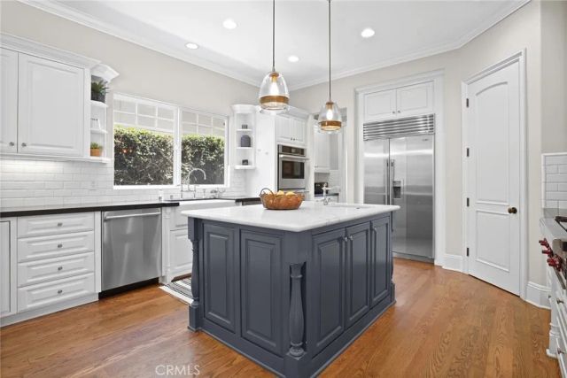 1836 Port Stanhope Place, Newport Beach, CA 92660