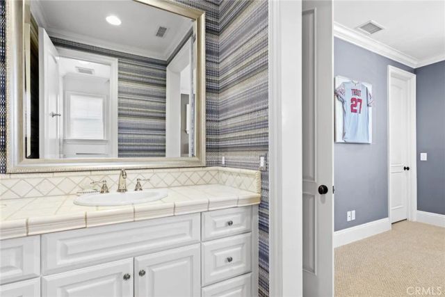 1836 Port Stanhope Place, Newport Beach, CA 92660