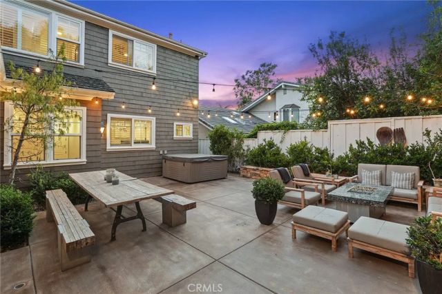 1836 Port Stanhope Place, Newport Beach, CA 92660