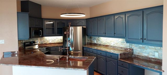 695 Sunset DR, Wimberley, TX 78676