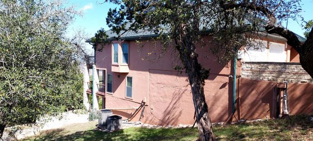 695 Sunset DR, Wimberley, TX 78676