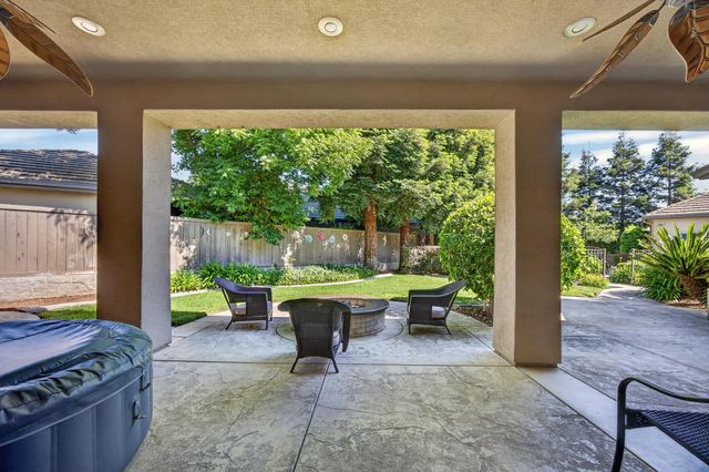 9569 De La Rosa Pl, Elk Grove, CA 95758