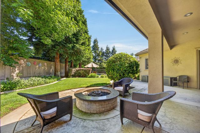 9569 De La Rosa Pl, Elk Grove, CA 95758