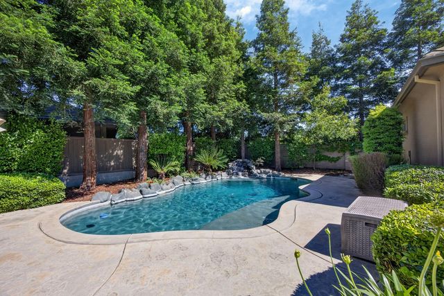 9569 De La Rosa Pl, Elk Grove, CA 95758