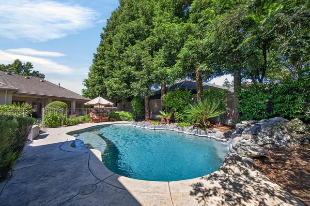 9569 De La Rosa Pl, Elk Grove, CA 95758