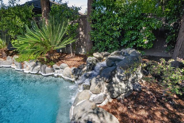 9569 De La Rosa Pl, Elk Grove, CA 95758