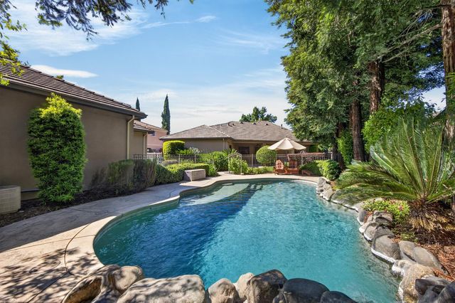 9569 De La Rosa Pl, Elk Grove, CA 95758
