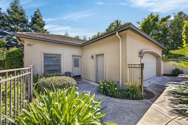 9569 De La Rosa Pl, Elk Grove, CA 95758