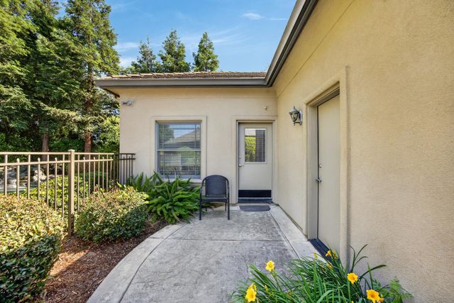 9569 De La Rosa Pl, Elk Grove, CA 95758
