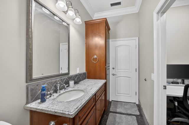 9569 De La Rosa Pl, Elk Grove, CA 95758