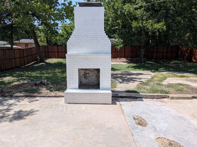 1337 ADELAIDE Drive, Dallas, TX 75216
