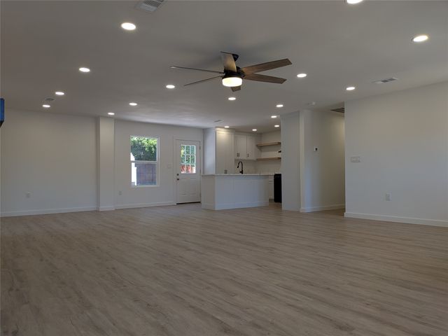 1337 ADELAIDE Drive, Dallas, TX 75216