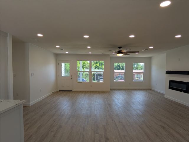 1337 ADELAIDE Drive, Dallas, TX 75216