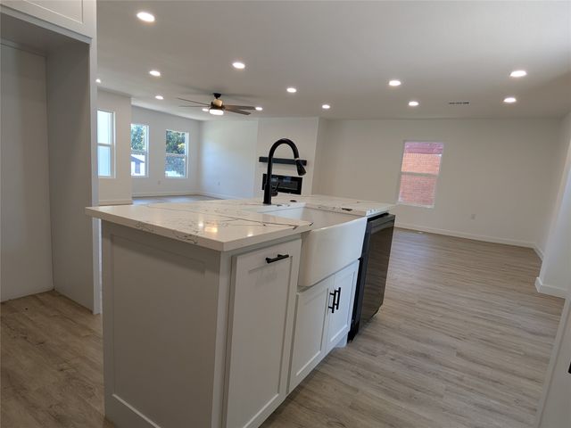 1337 ADELAIDE Drive, Dallas, TX 75216