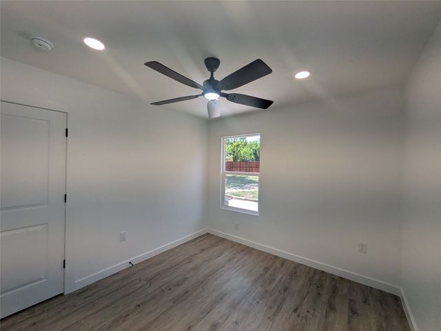 1337 ADELAIDE Drive, Dallas, TX 75216