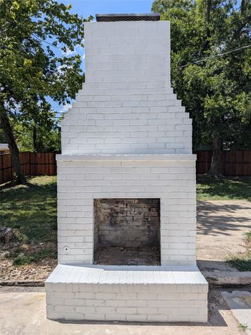 1337 ADELAIDE Drive, Dallas, TX 75216