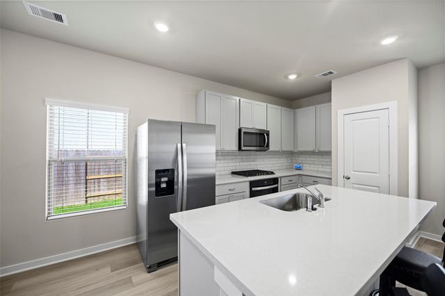 226 Orchard Laurel Drive, Alvin, TX 77511