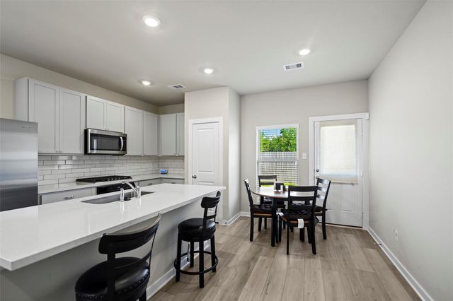 226 Orchard Laurel Drive, Alvin, TX 77511