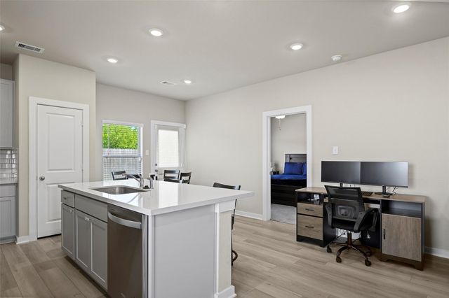 226 Orchard Laurel Drive, Alvin, TX 77511