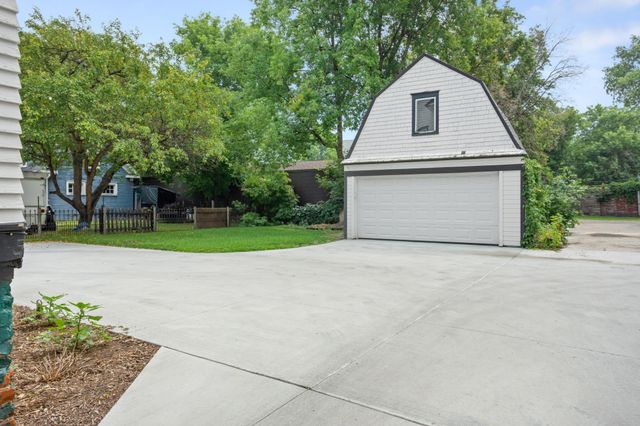1124 5th Avenue S, Fargo, ND 58103