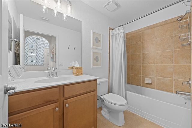 9715 Acqua CT 116, Naples, FL 34113