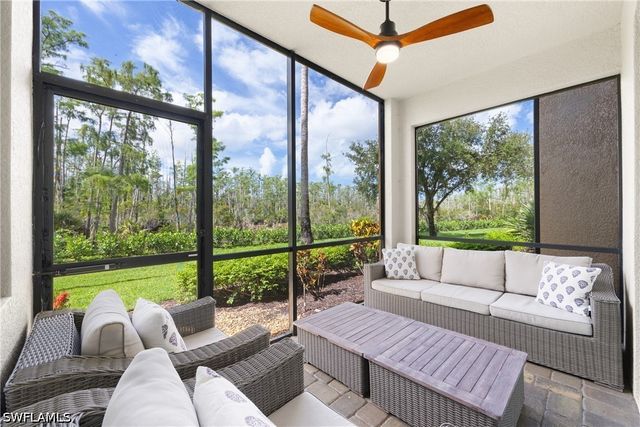 9715 Acqua CT 116, Naples, FL 34113