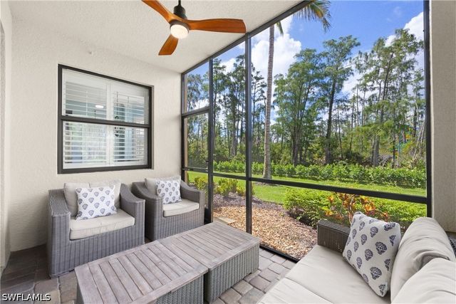 9715 Acqua CT 116, Naples, FL 34113
