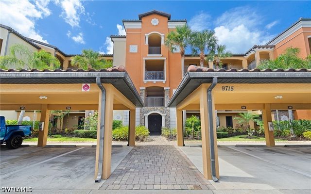 9715 Acqua CT 116, Naples, FL 34113