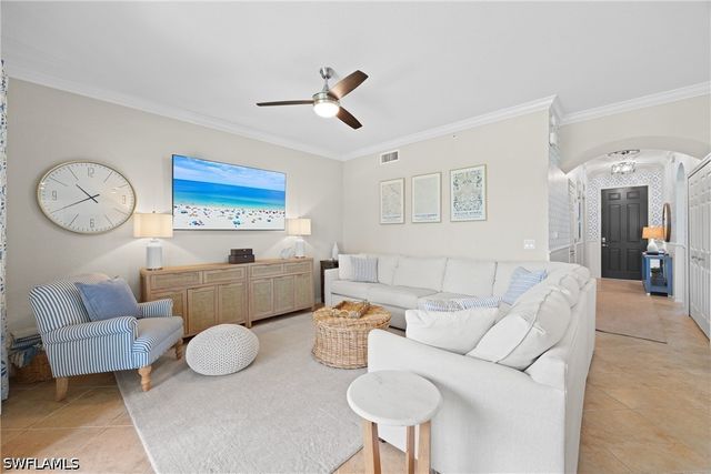 9715 Acqua CT 116, Naples, FL 34113